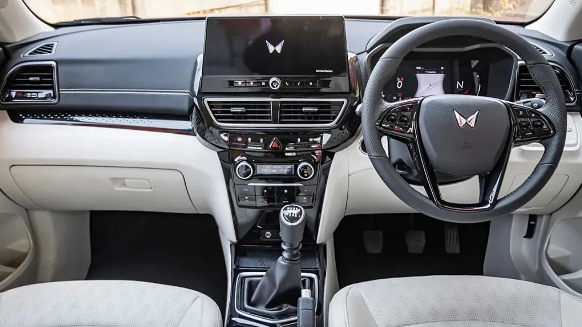 Mahindra XUV 3XO AX5 interior