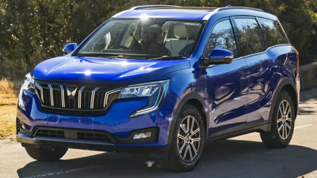 SUV Mahindra XUV700